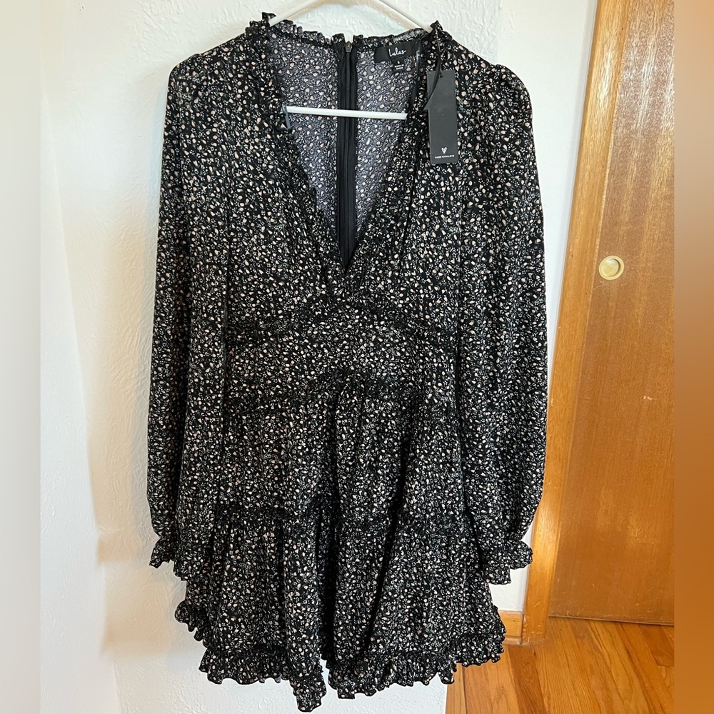 Lulus size small black float print dress NWT